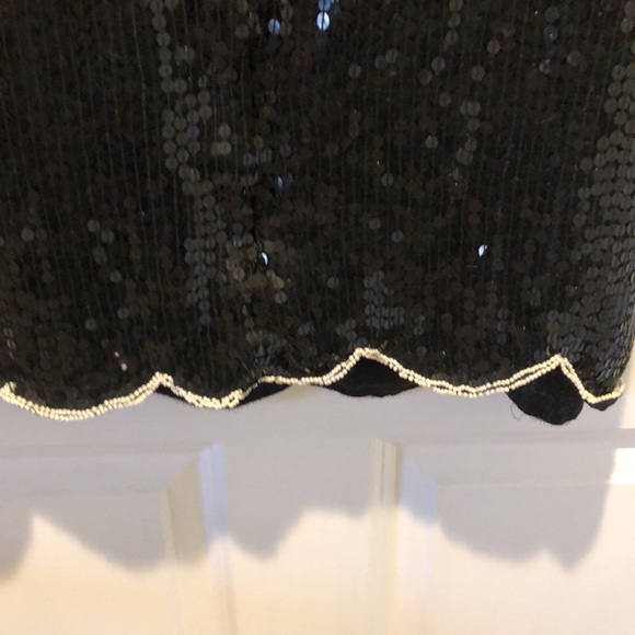 Sequin top black with white beading. Size XL - Picture 6 of 7